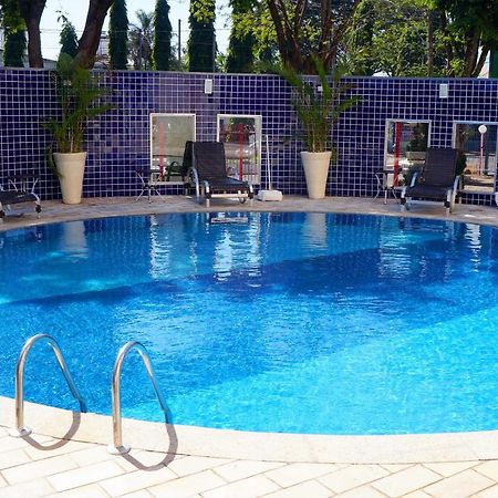 Hotel Golden Park Uberaba By Nacional Inn Esterno foto