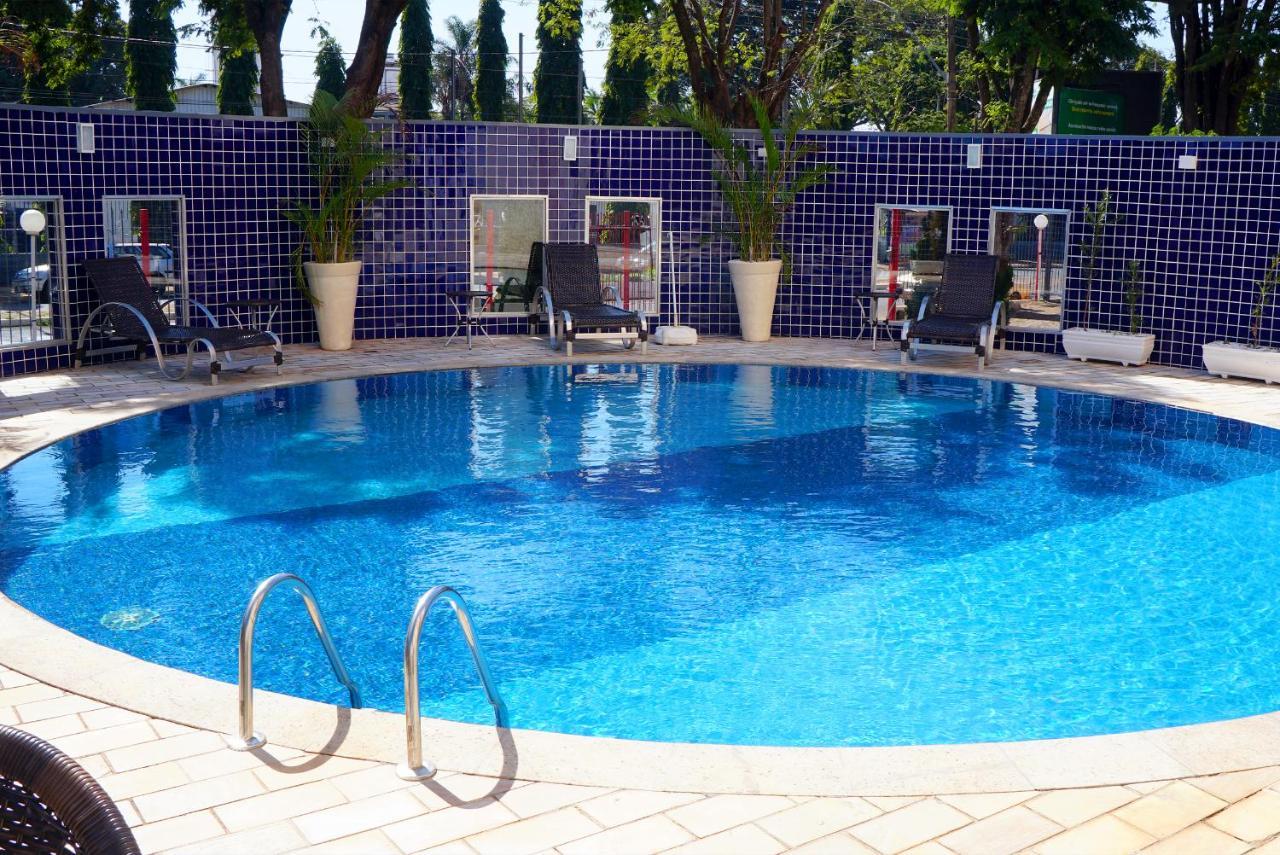 Hotel Golden Park Uberaba By Nacional Inn Esterno foto