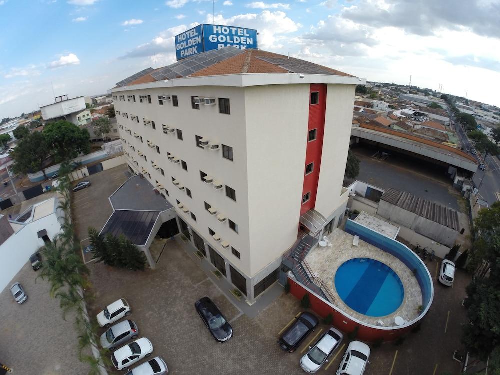 Hotel Golden Park Uberaba By Nacional Inn Esterno foto