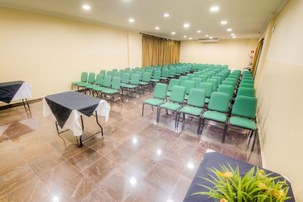 Hotel Golden Park Uberaba By Nacional Inn Esterno foto