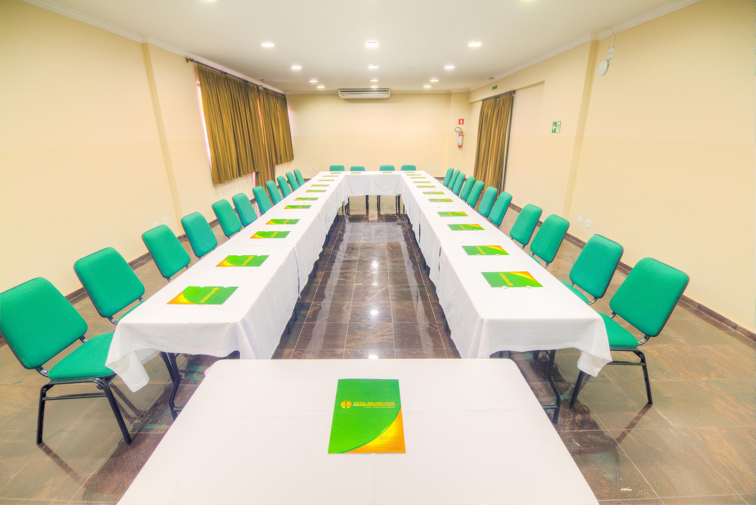 Hotel Golden Park Uberaba By Nacional Inn Esterno foto