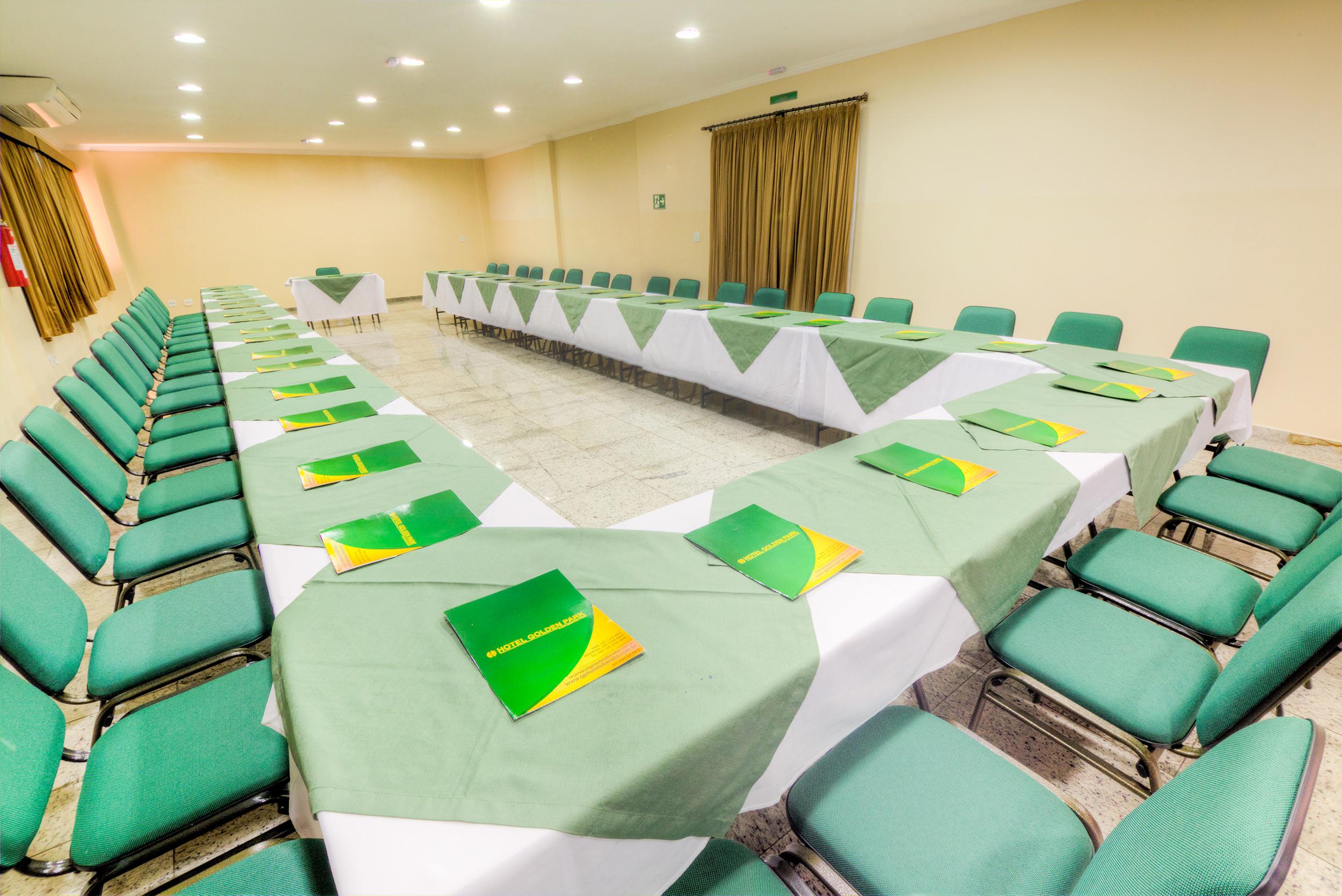 Hotel Golden Park Uberaba By Nacional Inn Esterno foto