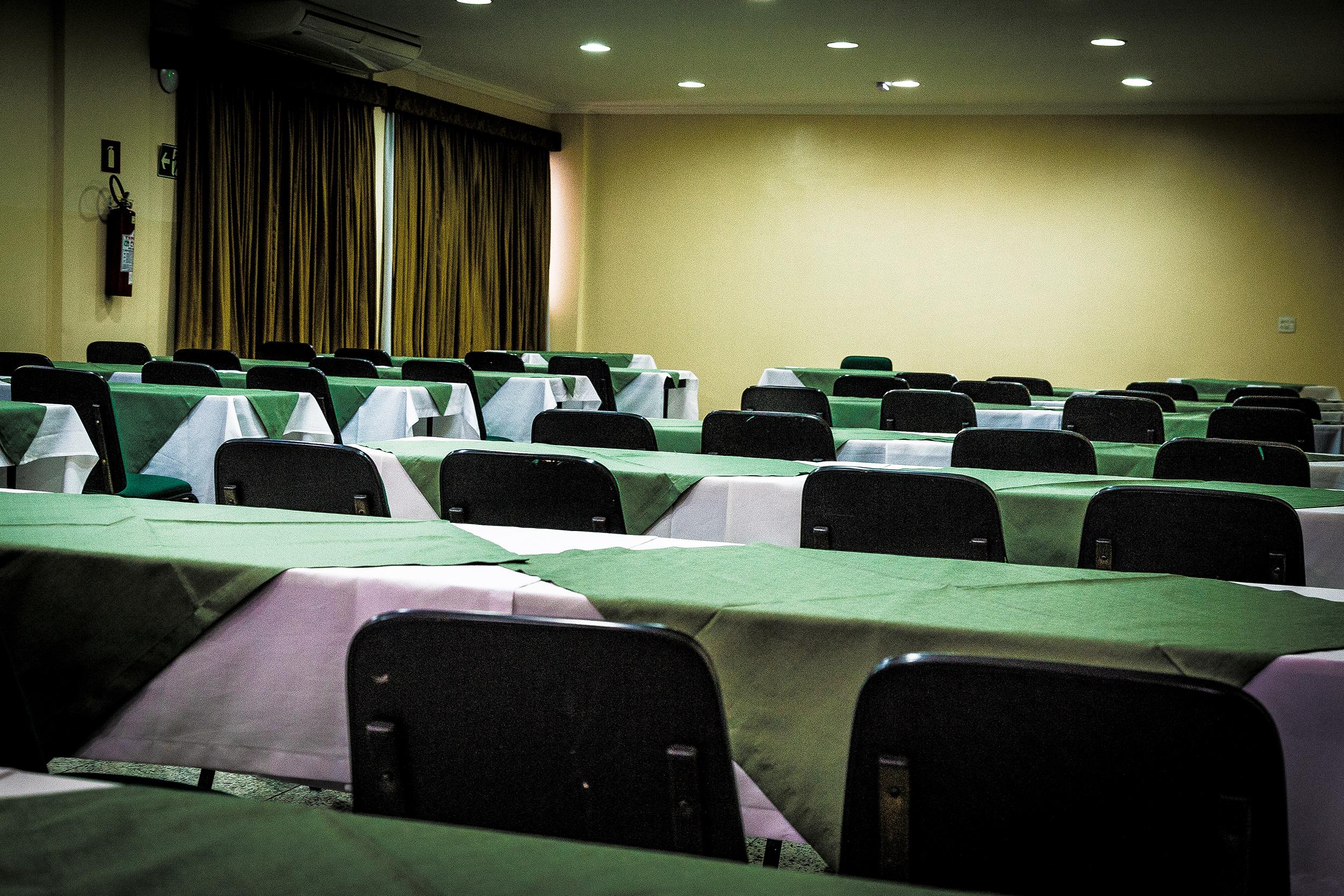 Hotel Golden Park Uberaba By Nacional Inn Esterno foto