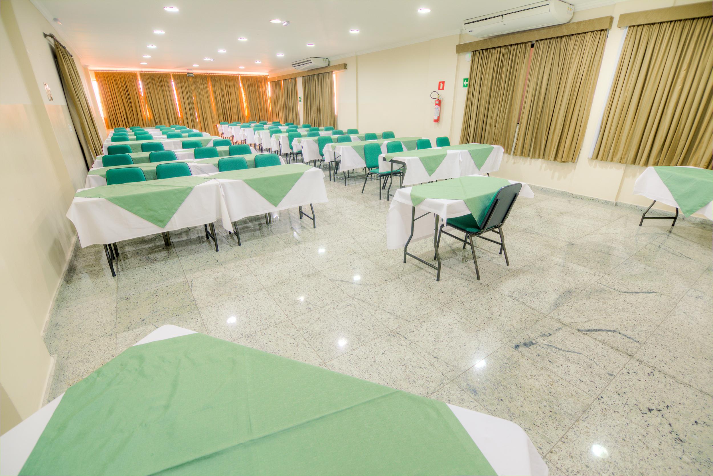 Hotel Golden Park Uberaba By Nacional Inn Esterno foto