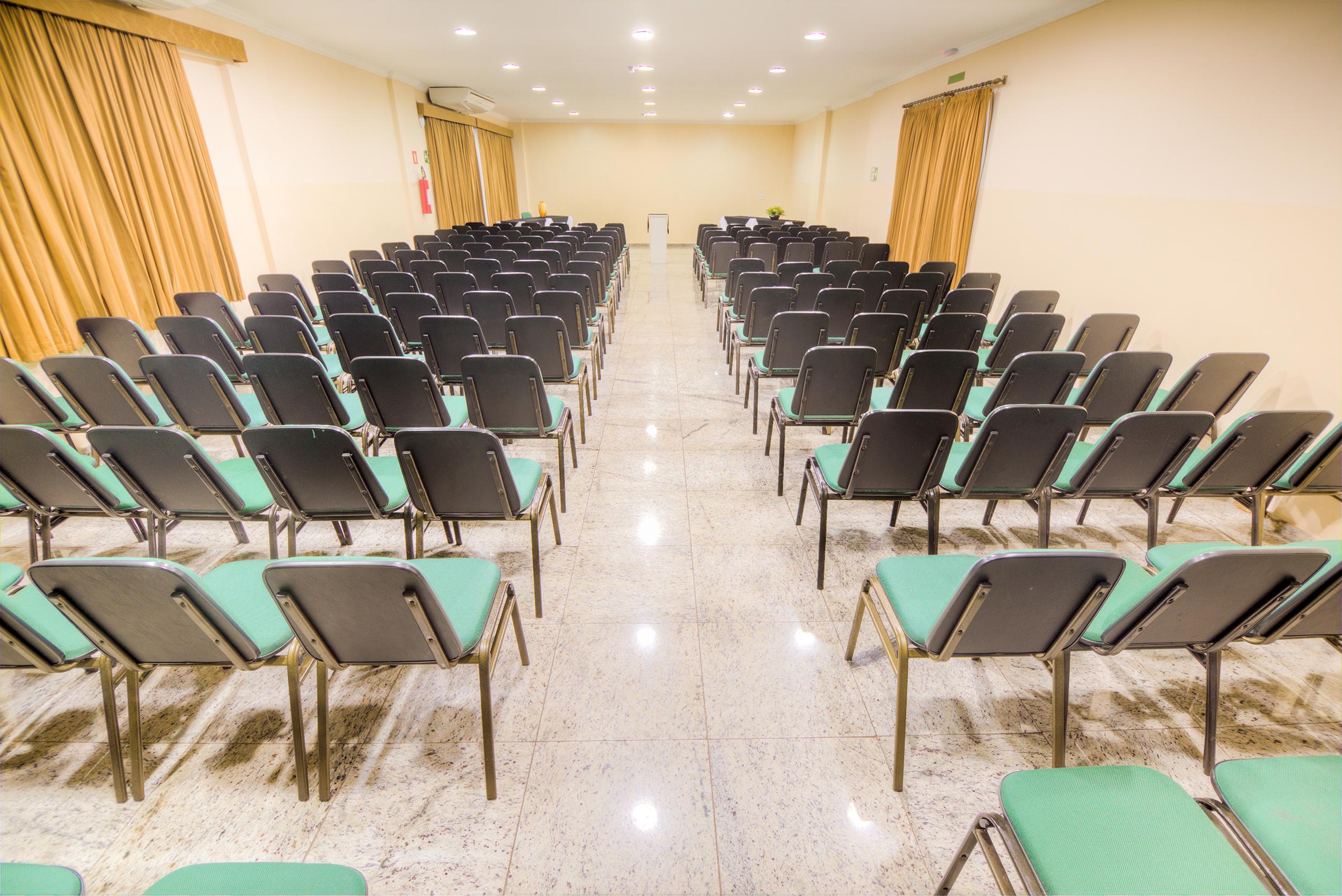 Hotel Golden Park Uberaba By Nacional Inn Esterno foto