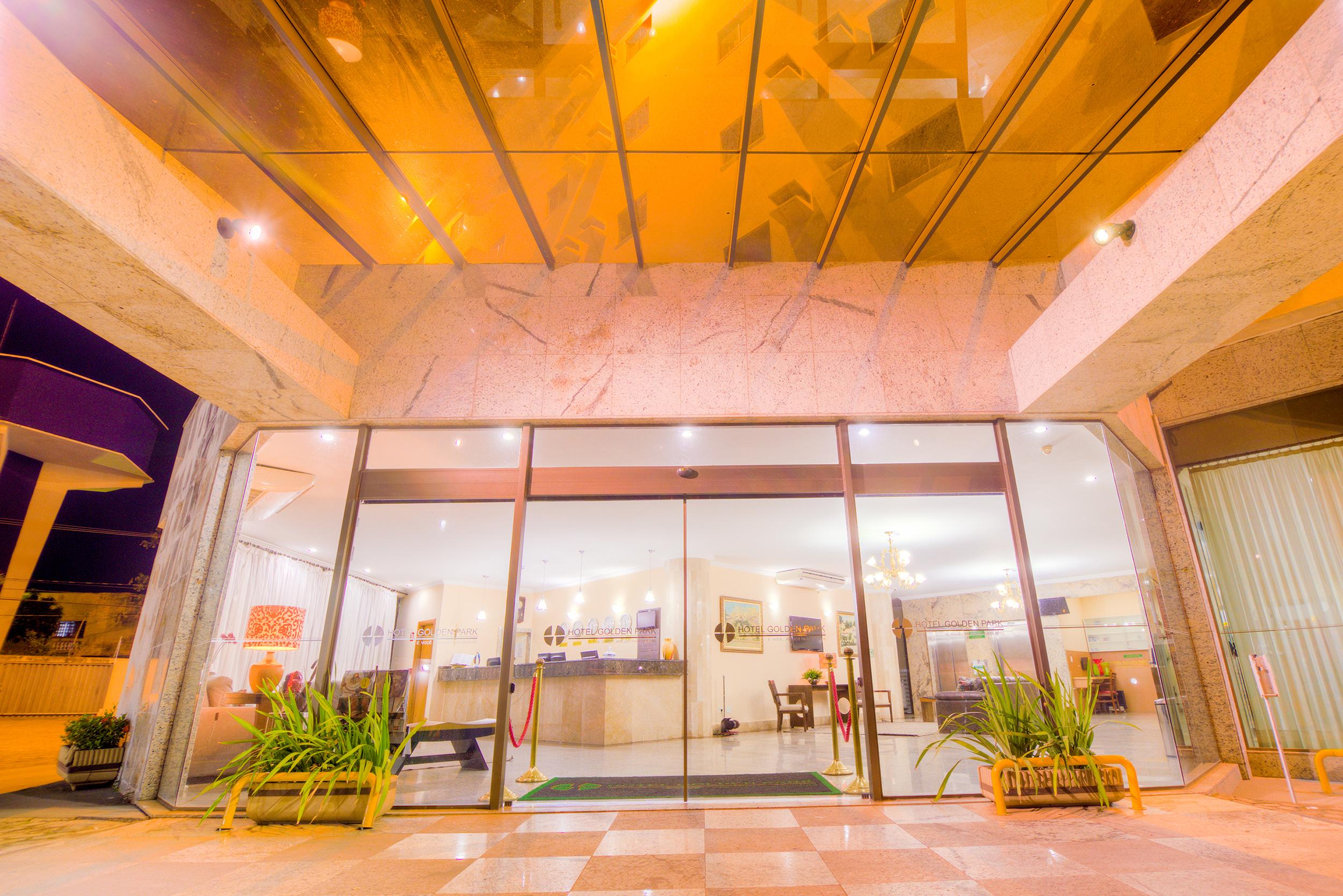 Hotel Golden Park Uberaba By Nacional Inn Esterno foto