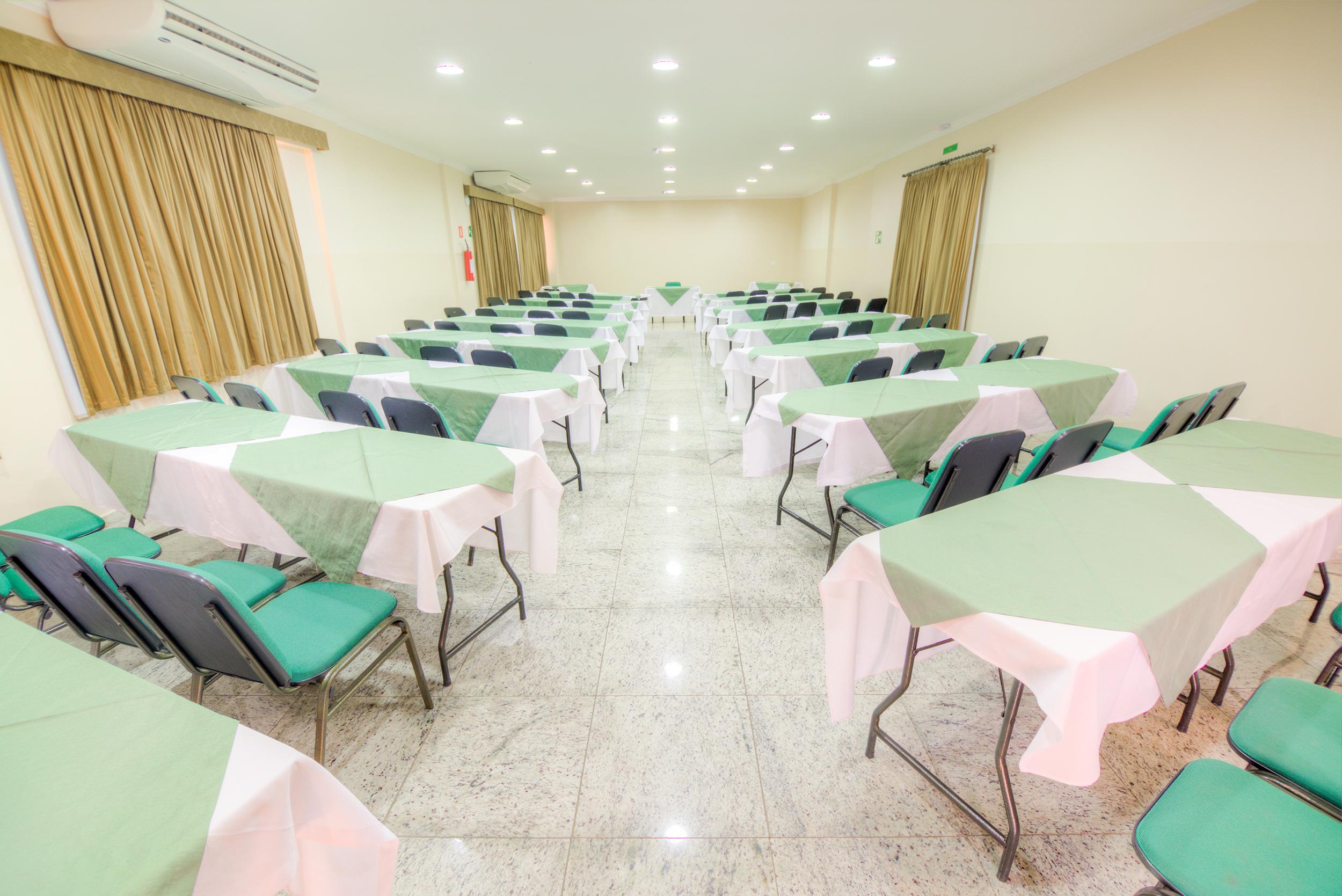 Hotel Golden Park Uberaba By Nacional Inn Esterno foto