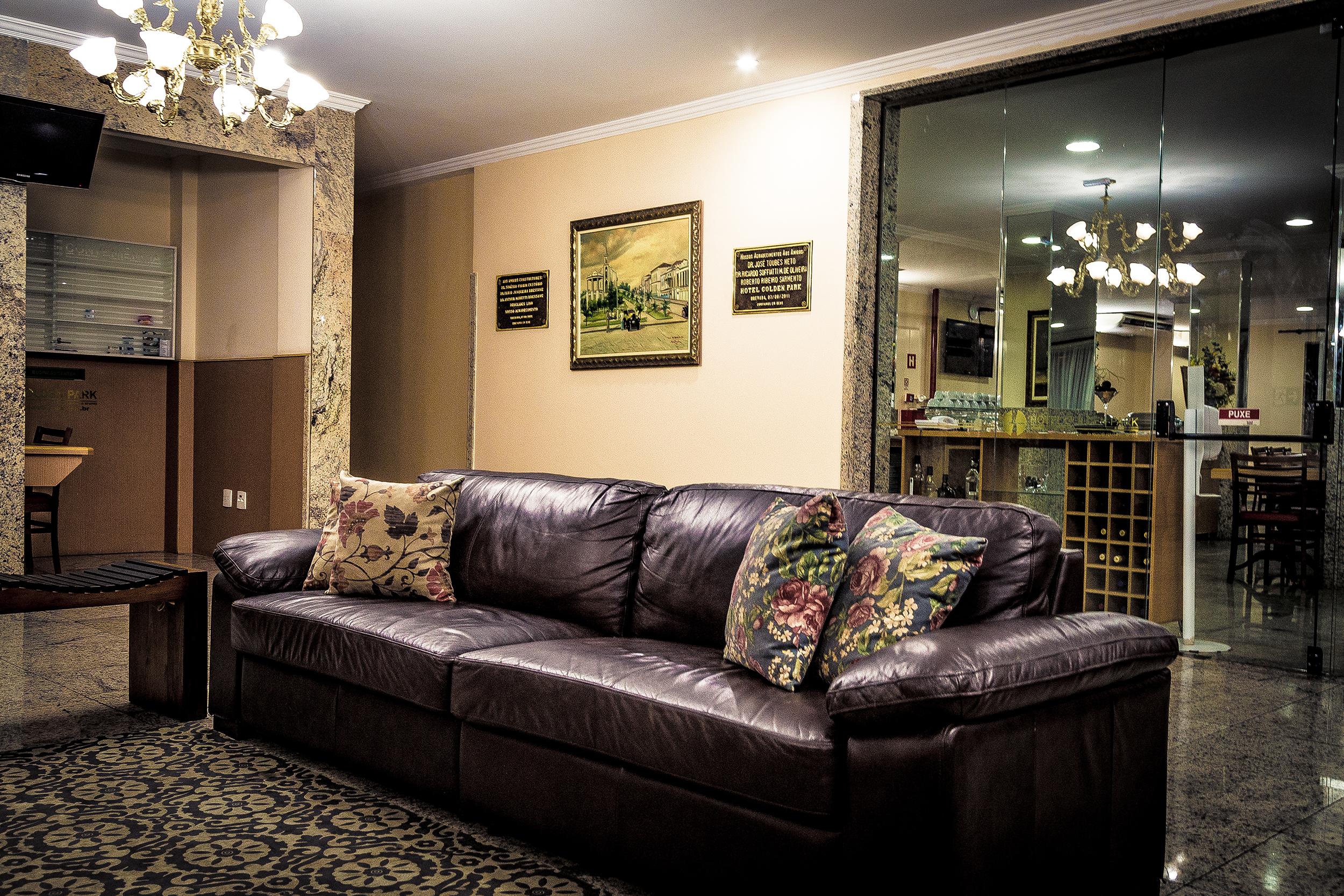 Hotel Golden Park Uberaba By Nacional Inn Esterno foto