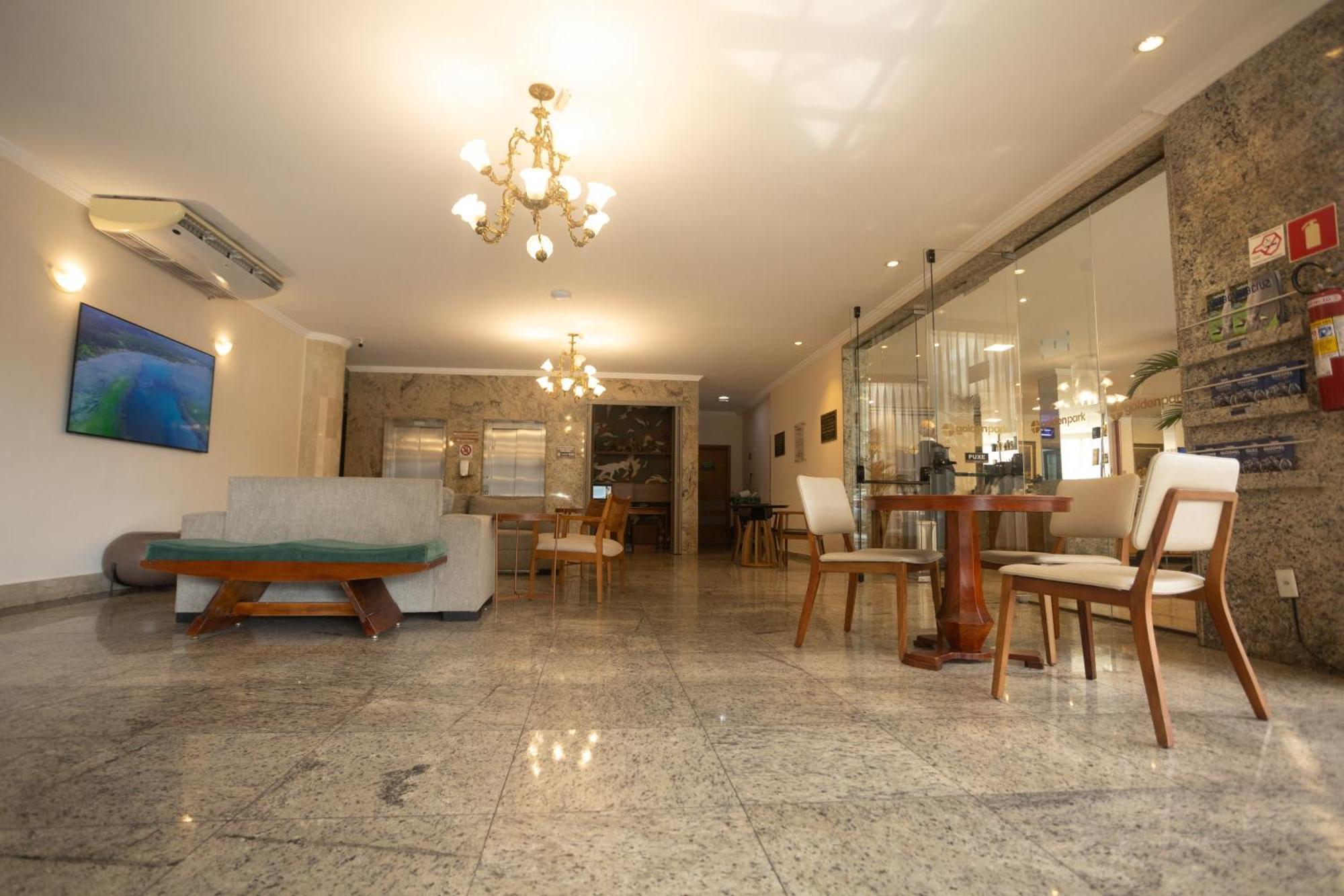 Hotel Golden Park Uberaba By Nacional Inn Esterno foto